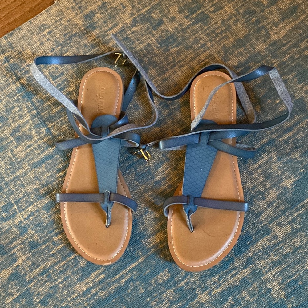 Wrap around the ankle sandal